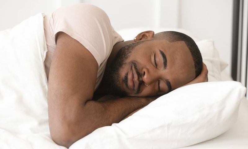 5 ASTUCES EFFICACES POUR MIEUX DORMIR ET ÉVITER LES NUITS BLANCHES