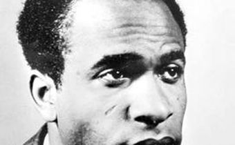 Qui est Frantz Fanon, ce médecin qui a révolutionné  la psychiatrie chez les noirs