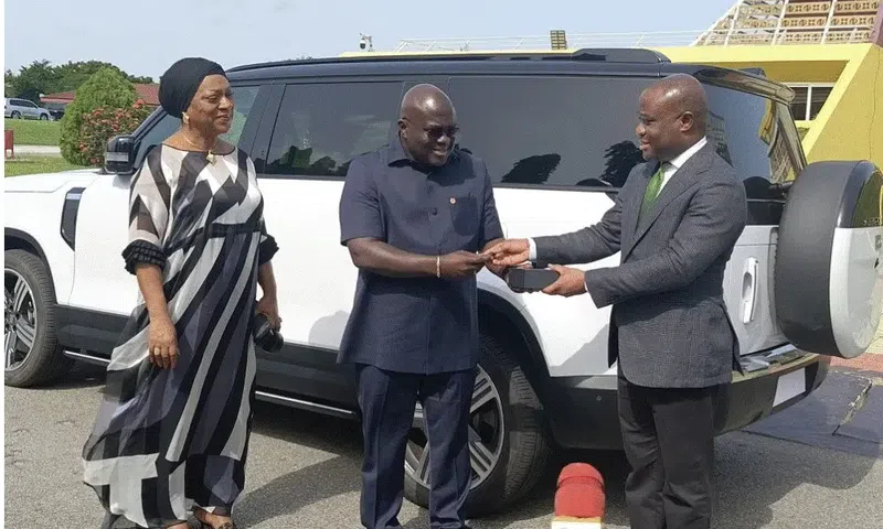 Pres. Mahama’s 2 car gifts