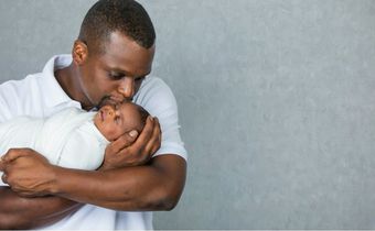 5 signs of a father wound in women and how to deal with it