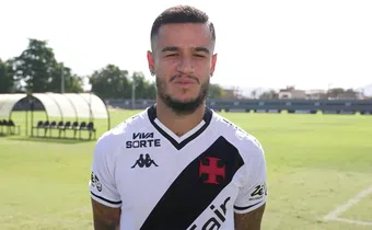 Gunshots interrupt ex-Liverpool star Coutinho’s interview leaving fans scared (Video)