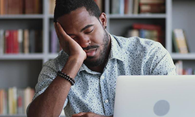 9 Hilarious Ways To Survive Meetings That Should Have Been Emails
