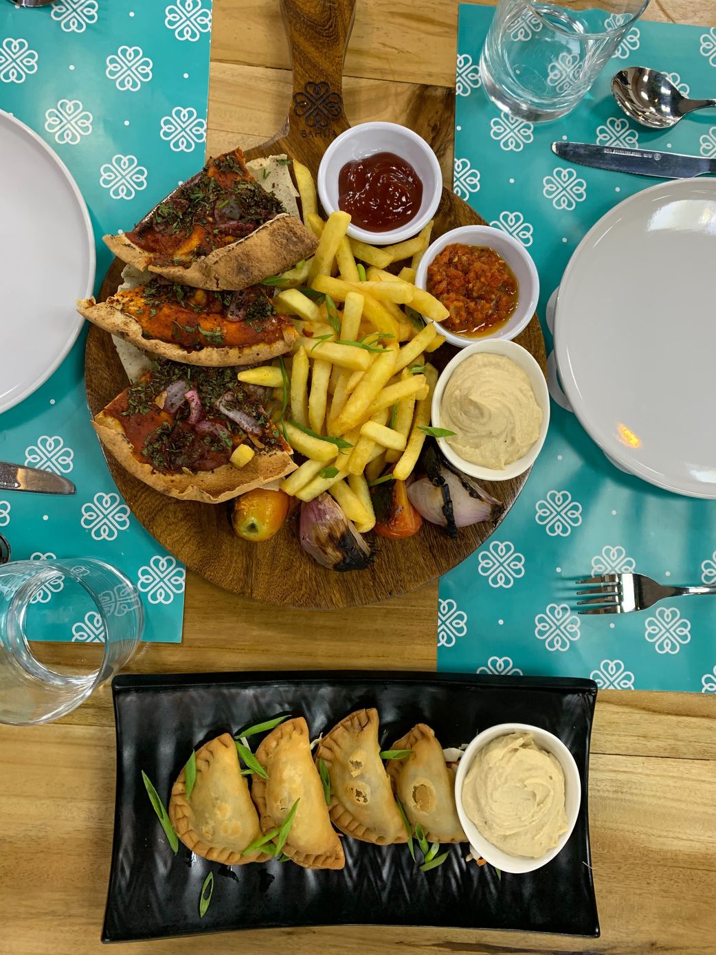Kafta Plate and Sambousik