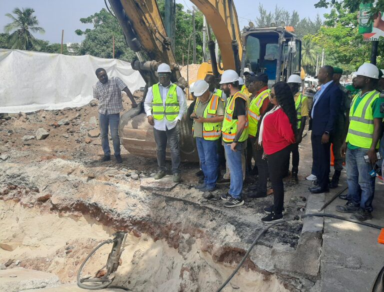David Umahi apologises to Lagos residents and Tinubu for the traffic gridlock and denies knowledge of the Independence Bridge closure.