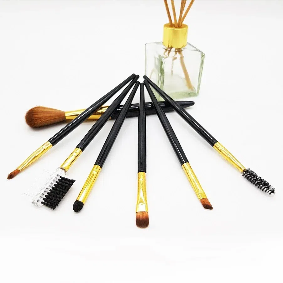 Blossom 7-in-1 Brush Set