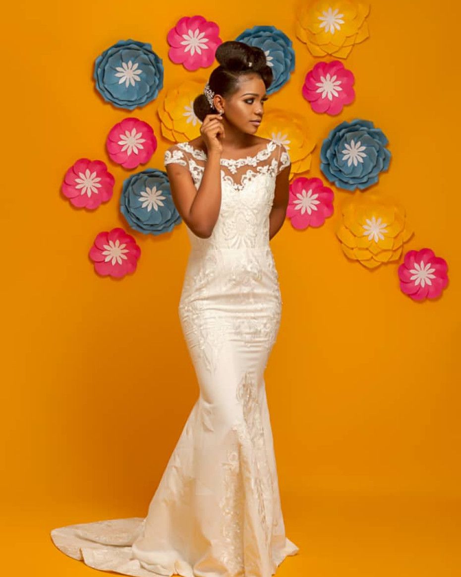 Simple 2-in-1 Dress for Petite Brides