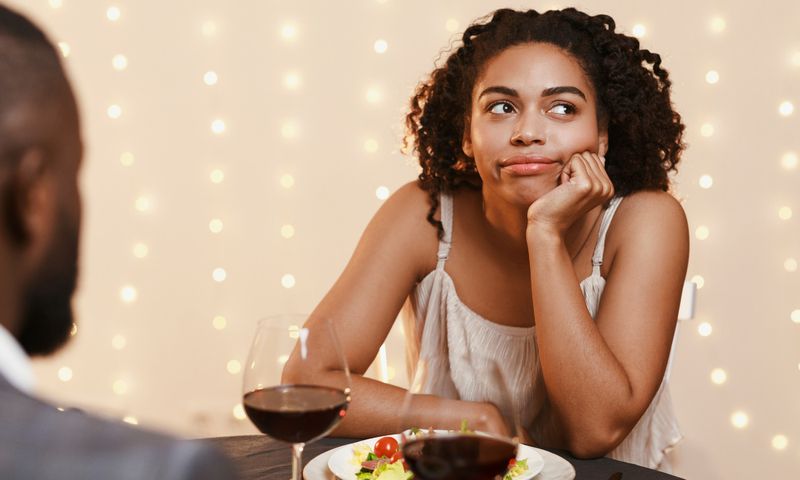 5 subtle signs someone is struggling to hide their dislike for you