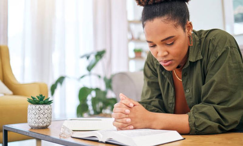50 powerful bible verses about thanksgiving and gratitude [iStock]