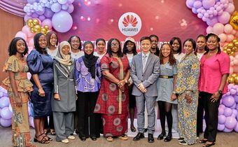 Beneficiaries of the training alongside Mrs Comfort Kabirwa, Director of Policy, Research, and Strategy at the Ministry of Communication, (middle left) and Huawei Nigeria’s Strategy Director, Mr Eric Chen (middle right).