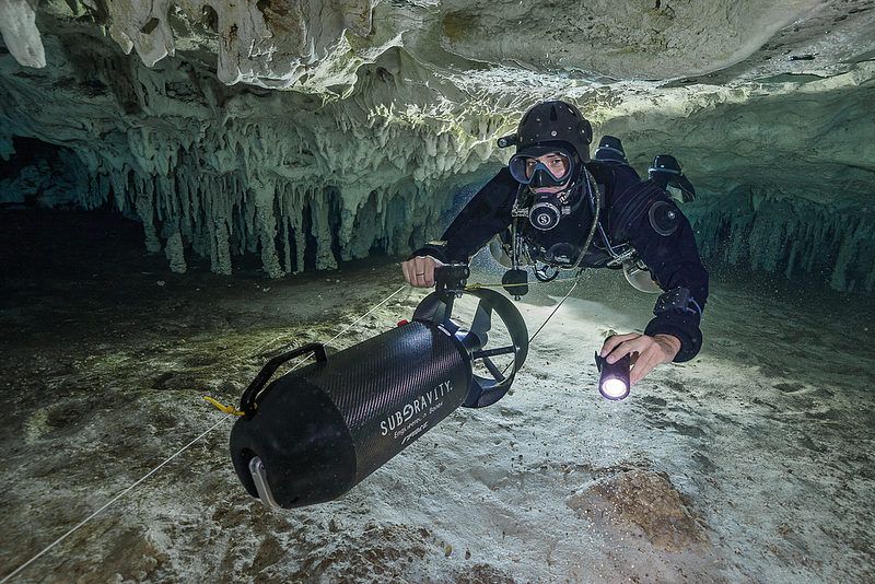 Cave diving [EliteDivers]