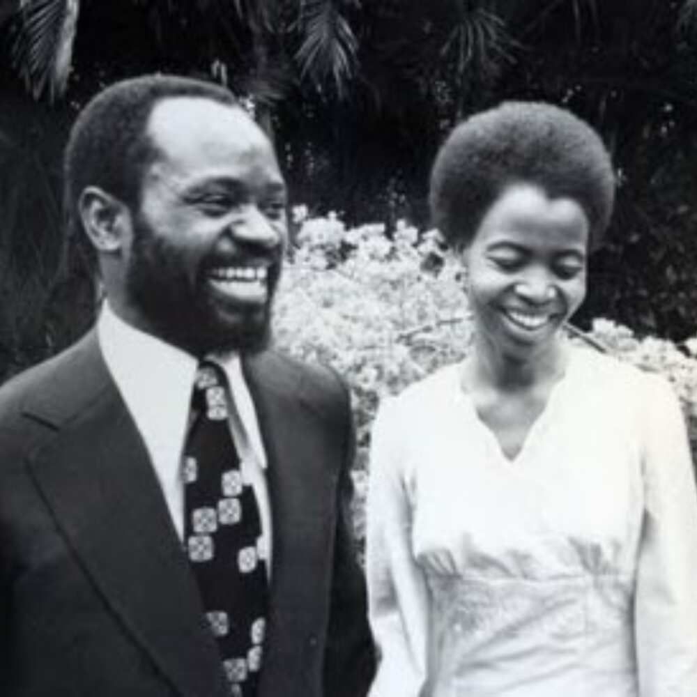 Graça married Samora [Adomoline.com]