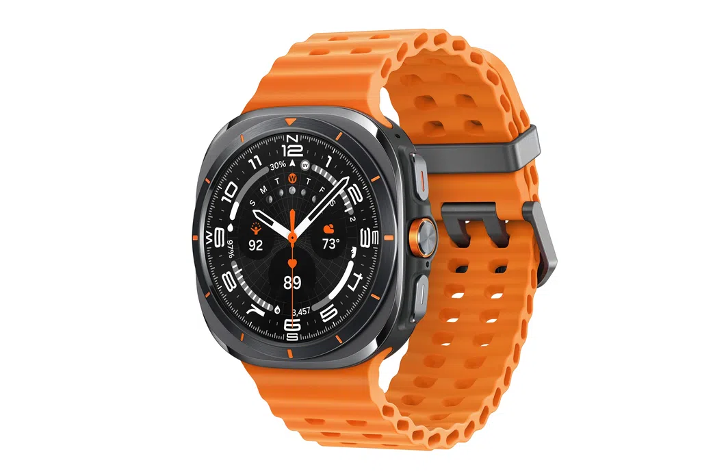 Galaxy-Watch-Ultra-Top-Fitness-Tracker-For-Gym-Lovers