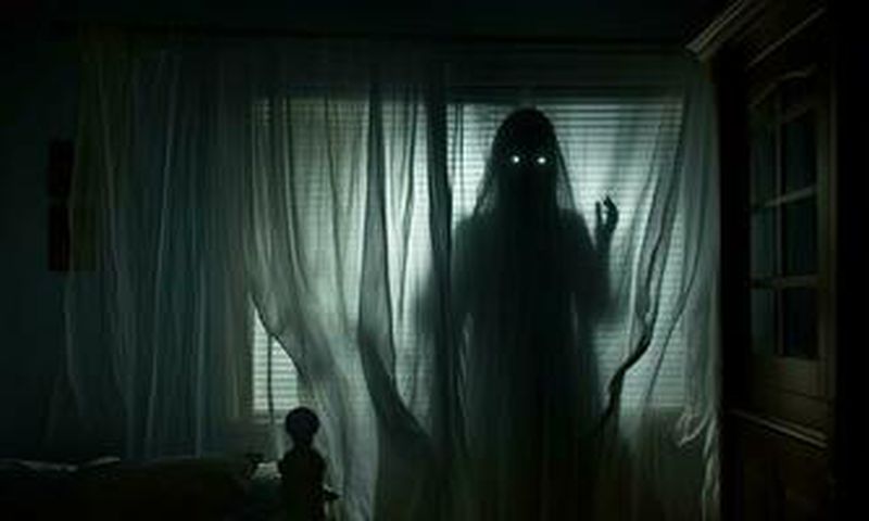 This is what psychology says if you love horror movies [vecteezy]