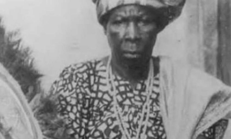 Meet the 1st and only female king in Nigeria who married wives [Ozi Ikoro]