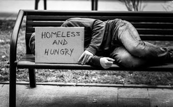 7 habits that keep people poor and how to break away from them