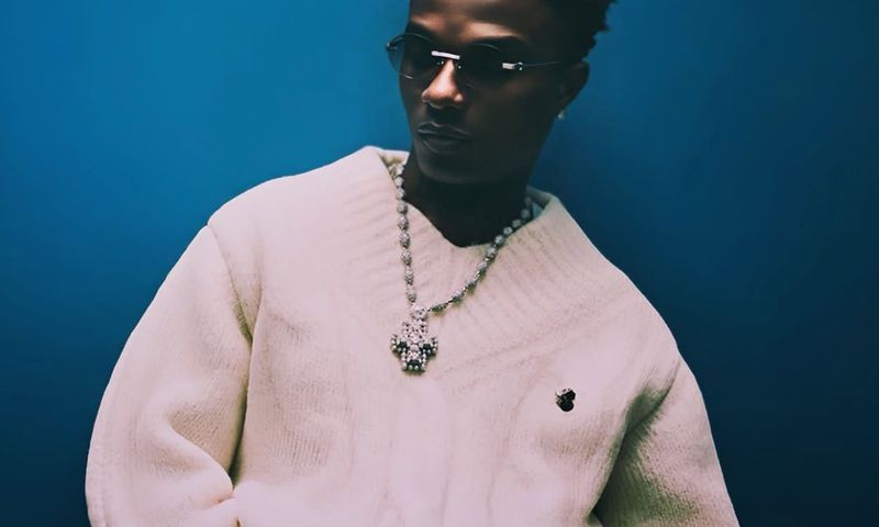 Wizkid involved in slight altercation with passerby in Lagos