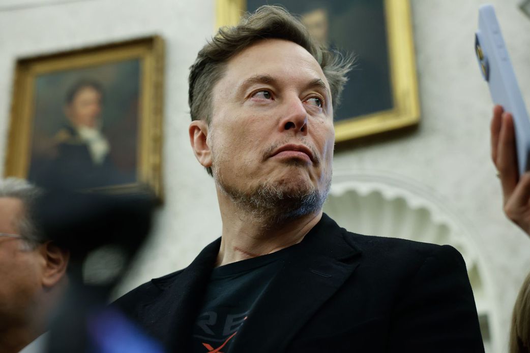 The highest paid CEO in the world earns $23.5 Billion (₦37 Trillion) in a year