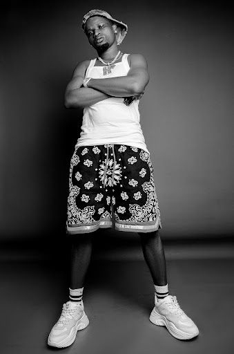 Humble Muiz, the new light of Afrobeats drops new single-evidence