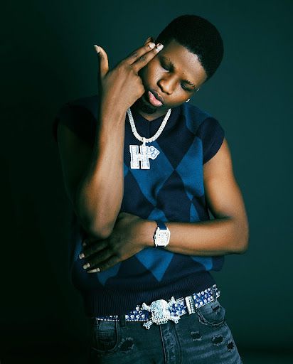 Humble Muiz, the new light of Afrobeats drops new single-evidence