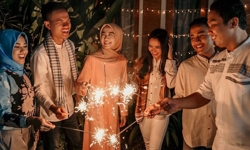 Eid al-Fitr traditions from around the world [BBC]