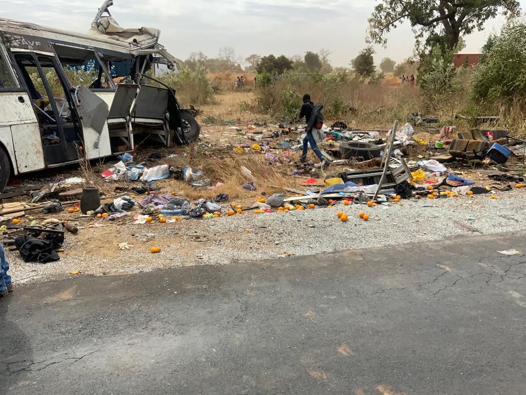 Carambolage meurtrier à Mboro : cinq morts et dix blessés dans une collision de taxis-brousse