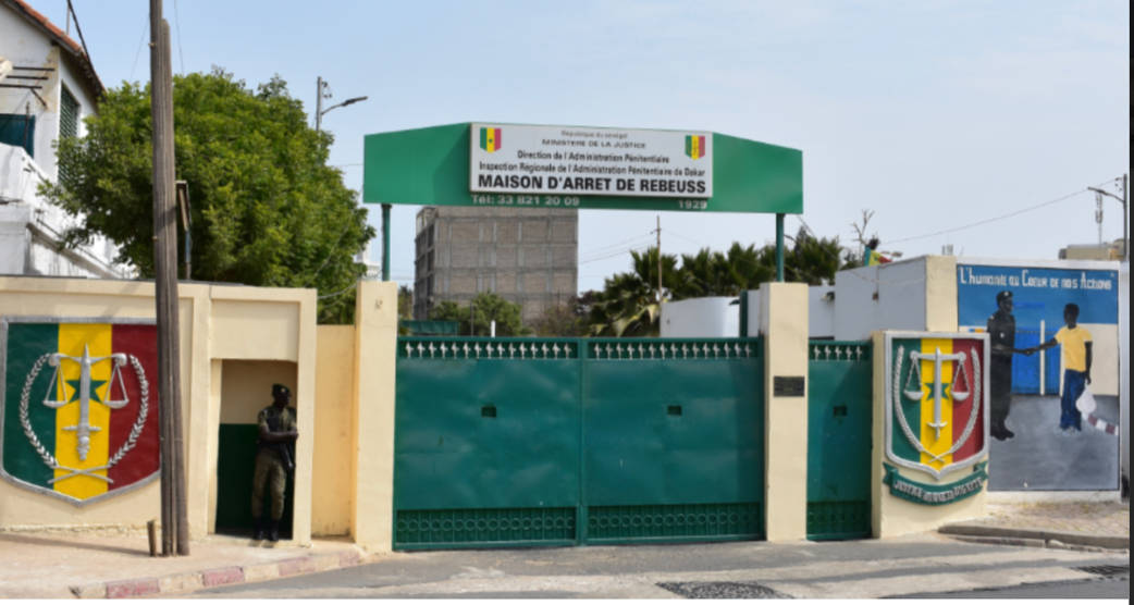 Rebeuss : "malade", Farba Ngom suspend ses visites
