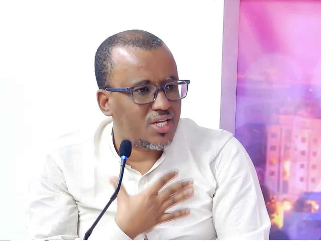 Oumar Sow condamné : l’ex-ministre-conseiller écope d’un mois ferme pour diffusion de fausses nouvelles