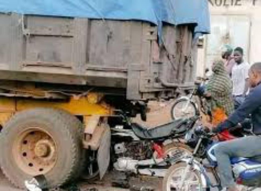 Tragédie routière à Saraya : un professeur d'anglais perd la vie dans un accident de moto