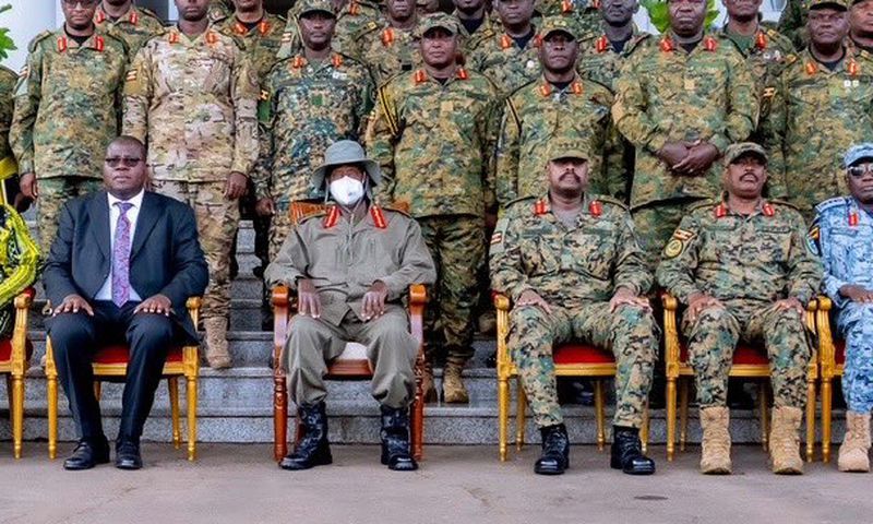 President Yoweri Museveni met the army command