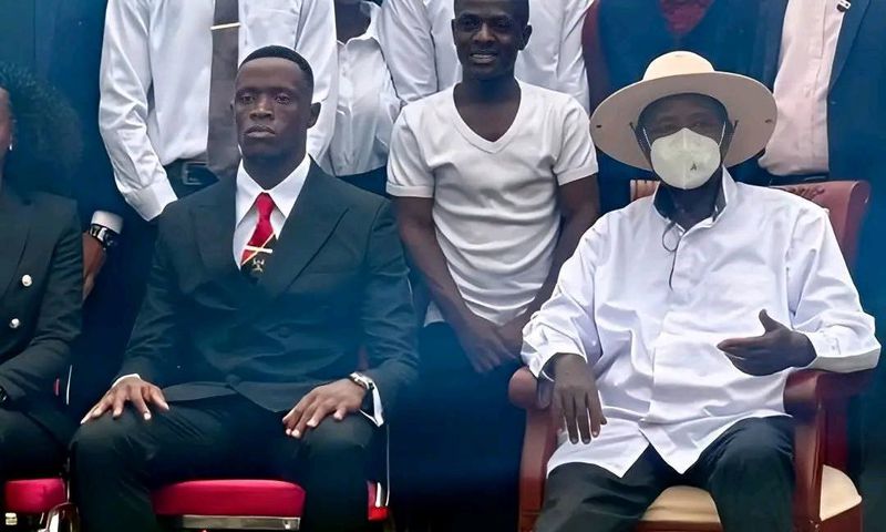 Makerere Guild President James Churchill Ssentamu is facing backlash for posing for a photo with President Yoweri Museveni