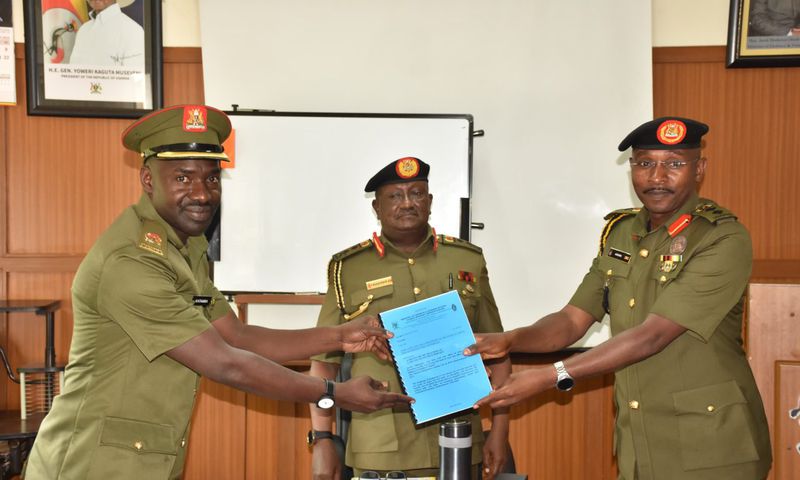 Col Deo Akiiki has officially handed over the role of Deputy Director Defence Public Information to Maj Bilal Katamba.