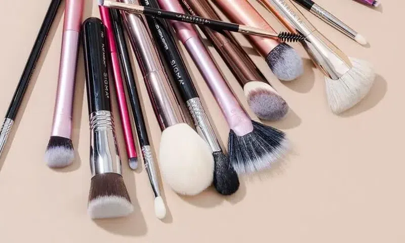 A Consultant Dermatologist, Dr Folakemi Cole-Adeife, says the use of unsterilised makeup brushes can cause skin infection, monkeypox, hepatitis or HIV.