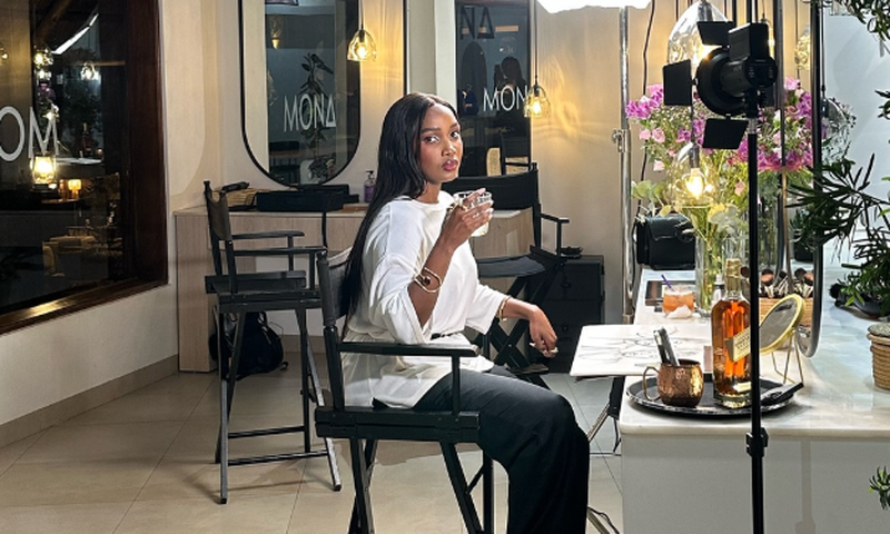 Mona Faces penned a deeply moving tribute, a handwritten note filled with gratitude, love, and remembrance, to honor her late father.
