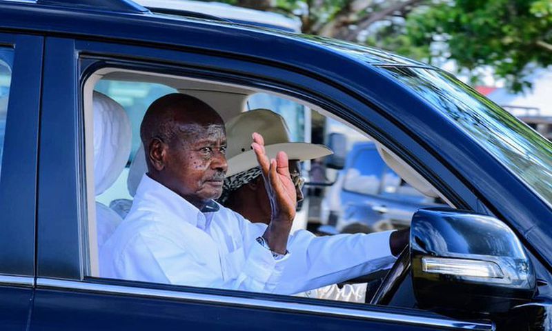 President Museveni  likened Ugandans to passengers in a car who risk their lives by constantly distracting the driver. 