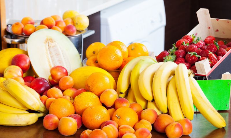 This is a guide to properly cleaning our fruits and vegetables, what you should and shouldn’t use, and how to do it in a way that’s both effective and gentle on your produce.