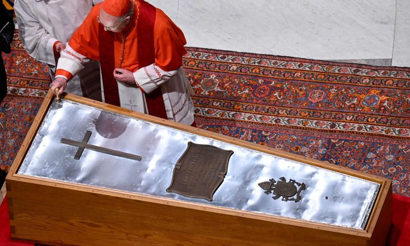 Pope Francis' coffin was sealed