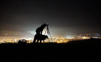 This year, there is a possibility that some countries in the Western Hemisphere may witness the crescent moon before Mecca, Saudi Arabia, which traditionally leads the announcement of Ramadan’s start.