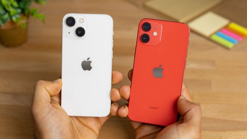 iPhone 13 Mini and iPhone 12 Mini