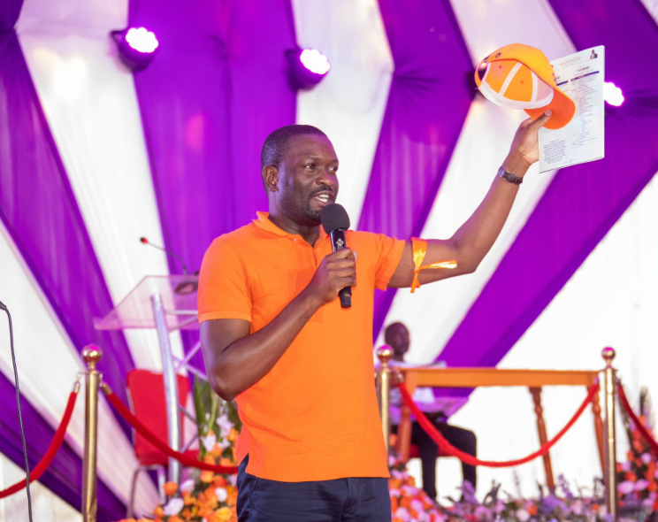 ODM Secretary General Edwin Sifuna addressing mourners at the burial of Charles Ong’ondo Were who served as Kasipul MP until his death.