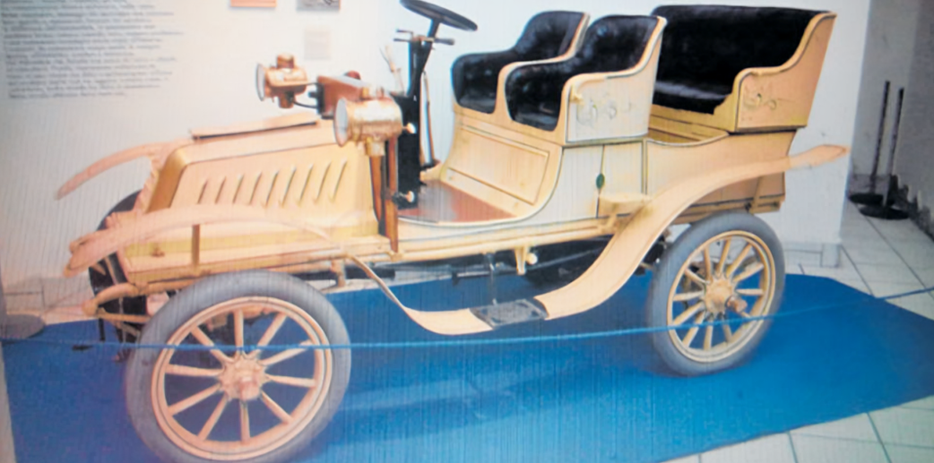 The first car in Kenya, the 1903 De Dion Bouton model (Courtesy)