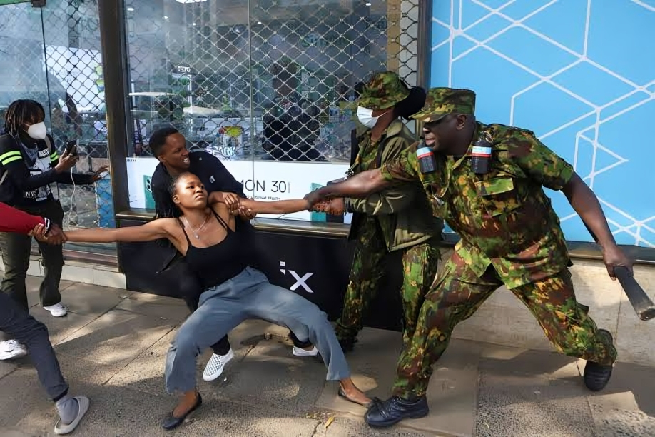 A lady resisting police arrest