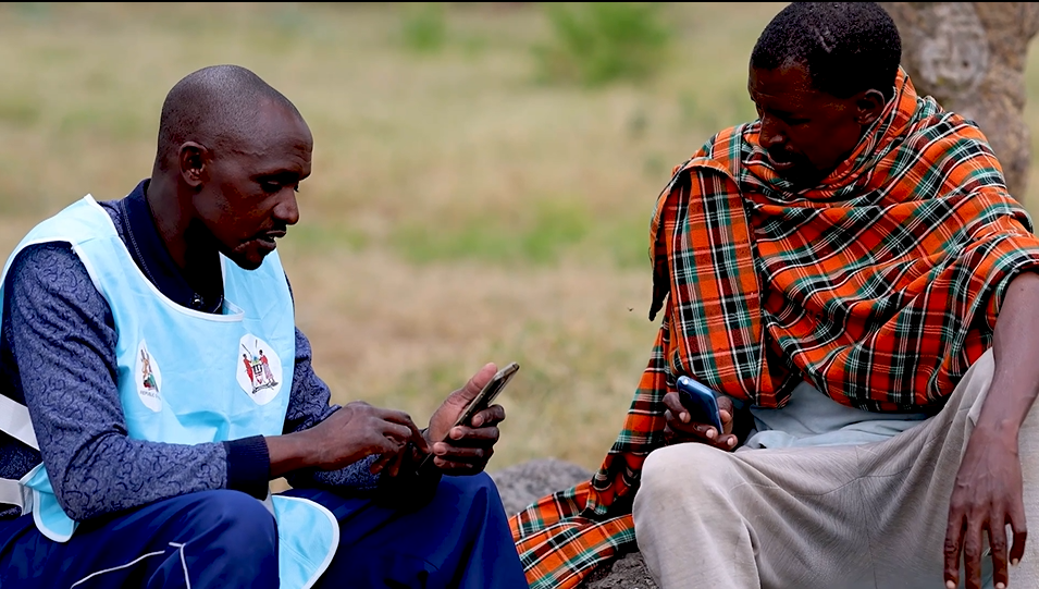 A Community Health Volunteer engaging a patient