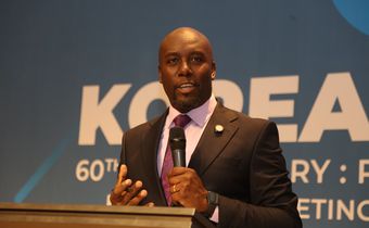 Dennis Okari