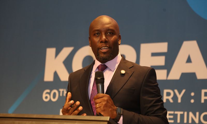 Dennis Okari