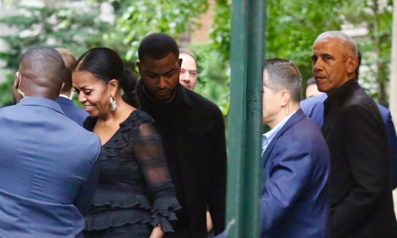 Obama & Michelle’s 1st public appearance: What expert noted after divorce rumours