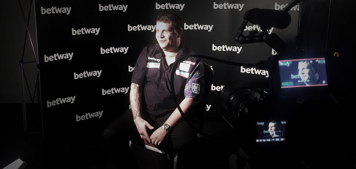 Gary Anderson: ‘It’s a tough start but MVG has already lost one – what if he loses two?’