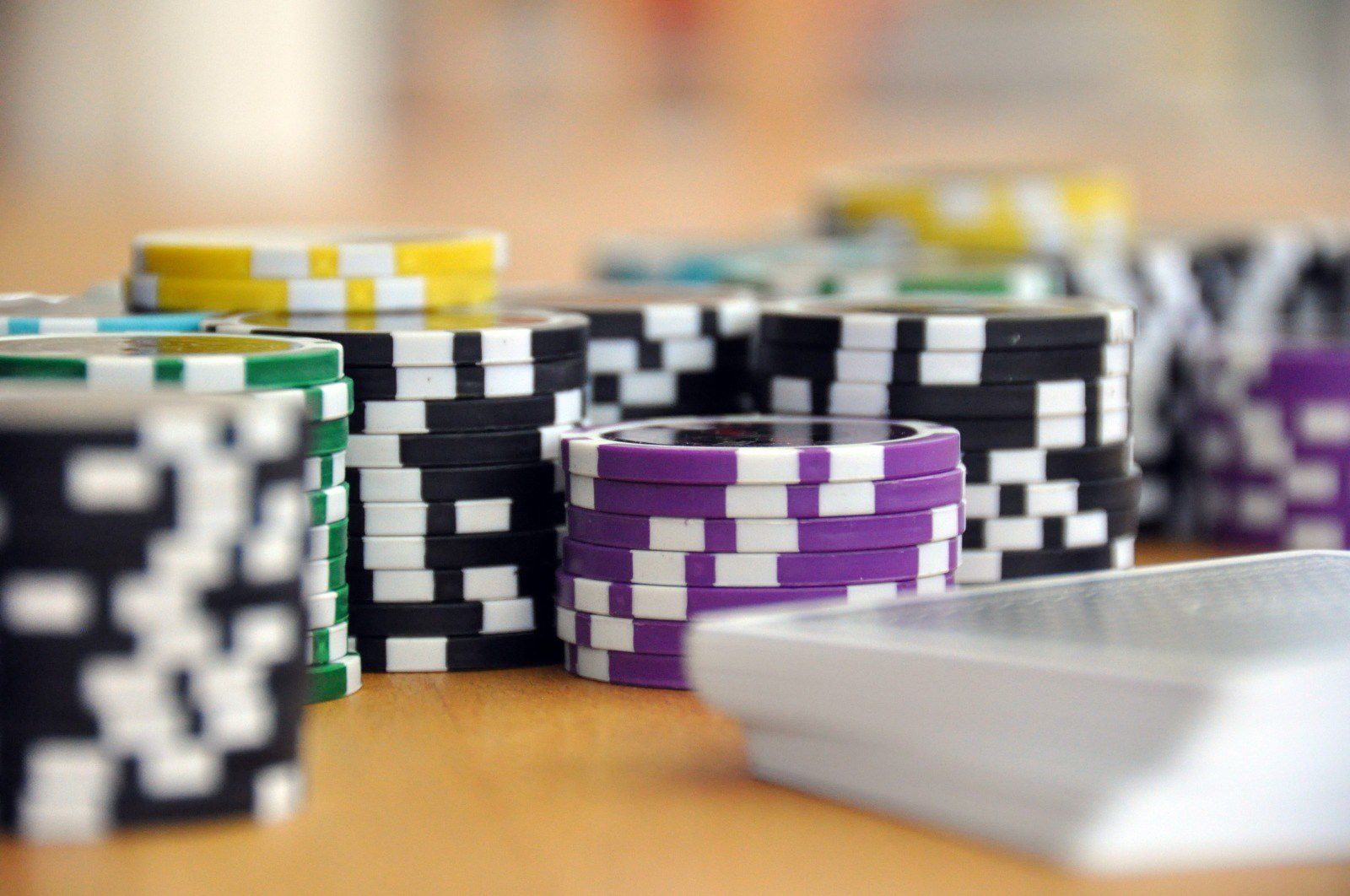 Baccarat strategy: Follow the Shoe betting explained