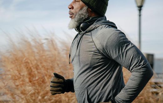 Un homme entrain de courir
