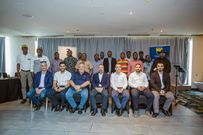 Les partenaires Cacomiaf & Prometeon entourés de journalistes