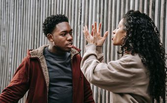 Un couple en pleine dispute